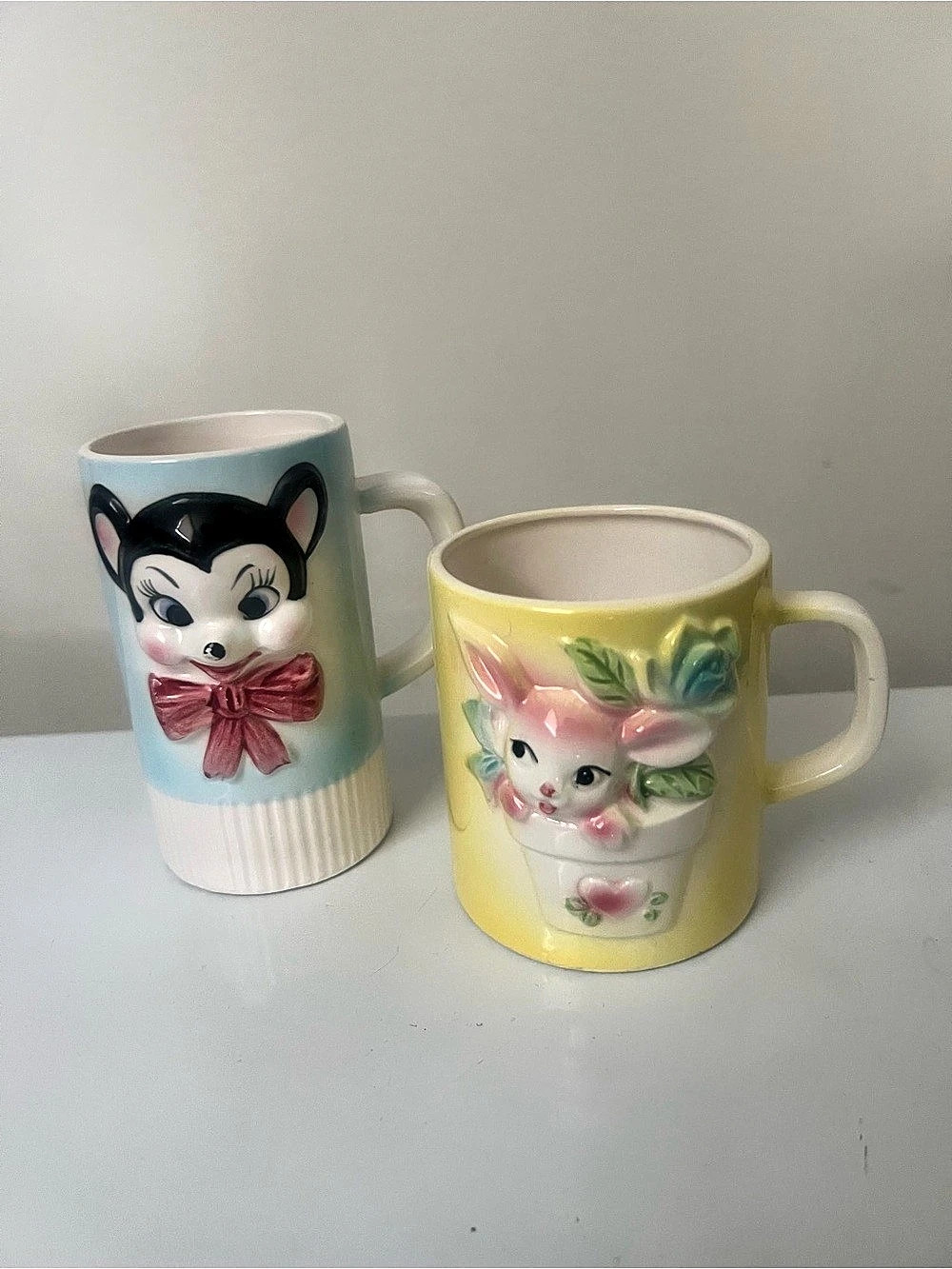 Vintage Character Mug Set of 2 Yellow & Blue